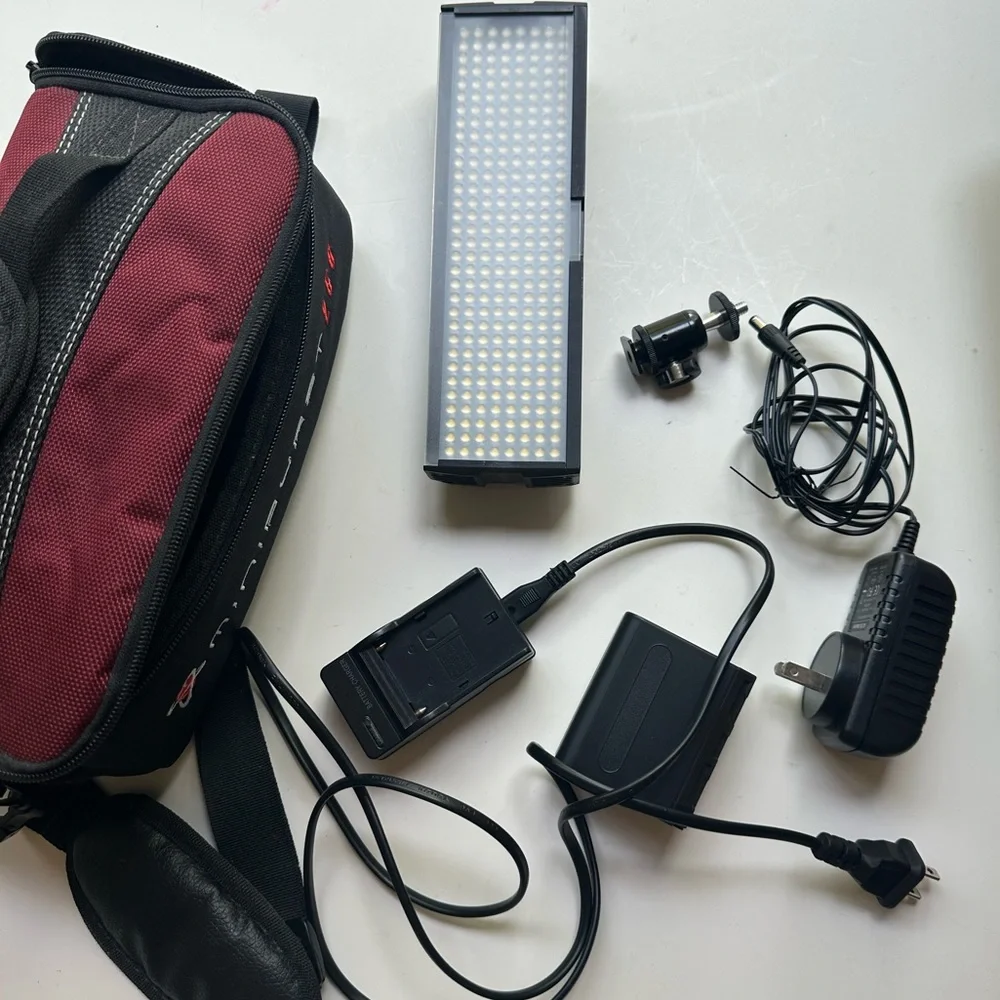 New Miniburst 256 LED Portable Light System Video Light Kit and manual